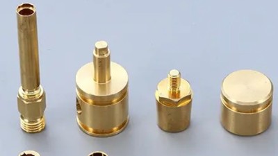 数控机床黄铜3mm内孔研磨，使用60000转高速电主轴提高光洁度