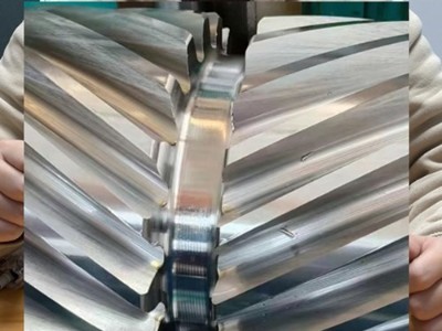 42CrMo齿轮倒斜角又该选择哪款浮动主轴？