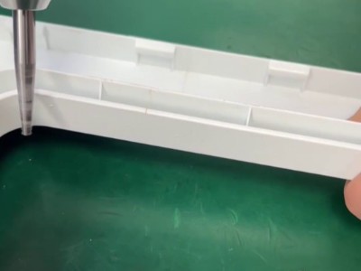 注塑件合模线去除，告别手工！RBZ浮动主轴自动化加工