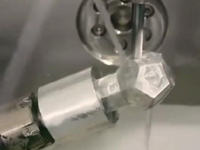 不锈钢铣削用不同刀具，自动换刀主轴大大节约成本
