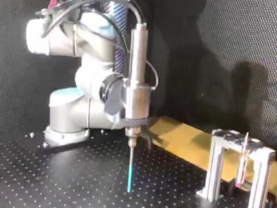 复杂工件多个内孔去毛刺？自动换刀主轴配内孔研磨刷节约成本