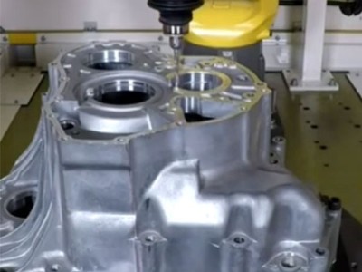 铝合金铸件孔口、分型面、边缘毛刺，工业机器人加装RBZ浮动主轴