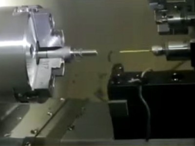 数控车床钻孔径0.3mm微孔，用<i style='color:red'>6万转高速主轴</i>