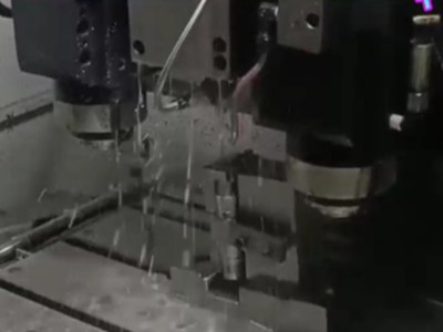 钻小孔25mm深，大扭矩RBZ62高速主轴加中心出水螺帽效率更高