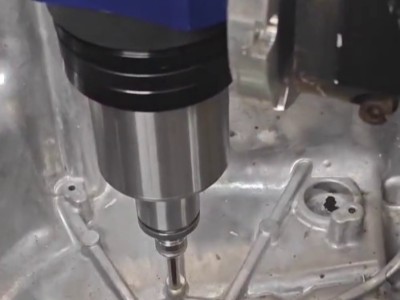 钛合金浇铸口1.5mm，0.6N.M浮动主轴大扭矩去除