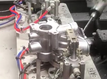 铝合金合模线去除，可使用RBZ浮动主轴