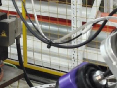 大型不锈钢工件边缘毛刺，0.6N.M的<i style='color:red'>rbz40浮动主轴</i>