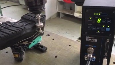 鞋底打磨使用机器人搭配NAKANISHI浮动主轴实现自动化加工