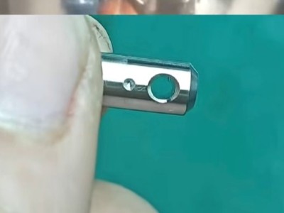 津上走心机侧孔倒角，加装80000转高频铣，整圈倒角均匀一致