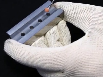 管件圆孔翻边毛刺，<i style='color:red'>锐必克研磨棒</i>一次可去除