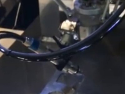 机械臂加装高速高频铣去毛刺