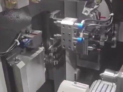 不锈钢喷嘴钻0.2mm孔，津上机就用8万转高频铣