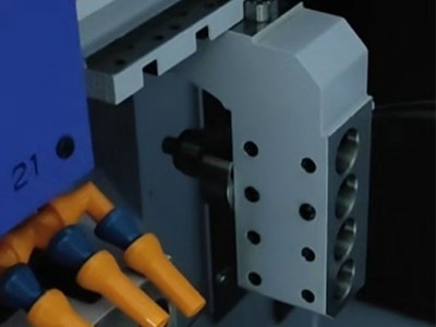 斯大走心机SB-20J挂架铣梅花,加装<i style='color:red'>6万转高频铣</i>