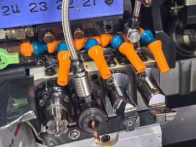 走心机如何实现钻深孔加工？