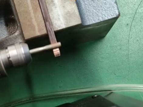 工件表面漆面去除，用4万转RBZ高速电主轴