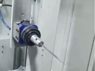 压铸铝去除边缘小毛刺，<i style='color:red'>rbz浮动锉刀</i>表面效果好