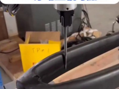 塑料合模线毛刺很头疼？<i style='color:red'>rbz浮动主轴</i>可加工