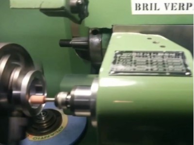 研磨内孔数控车床加装6万转高速电主轴磨削后表面光滑透亮