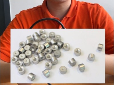 钼质工件钻0.01mm用NAKANISHI高频铣需要多少秒？