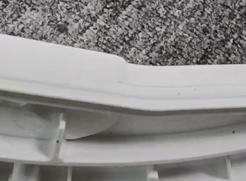 注塑件去毛刺