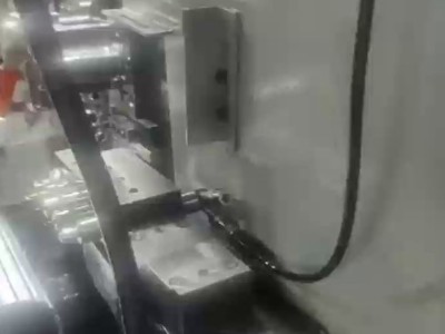 津上走心机钻不锈钢1.0mm孔，加装8000转气动主轴加工扭力大