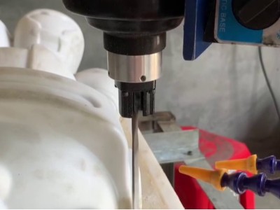 注塑件玩具合模线，RBZ浮动锉刀高性价比去除