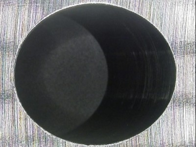304不锈钢斜孔试样工件使用<i style='color:red'>锐必克背孔刀</i>倒角去毛刺