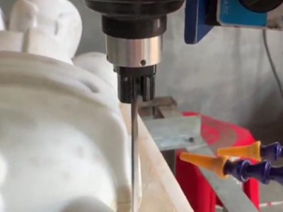 注塑件玩具合模线，<i style='color:red'>rbz浮动锉刀</i>性价比高去除