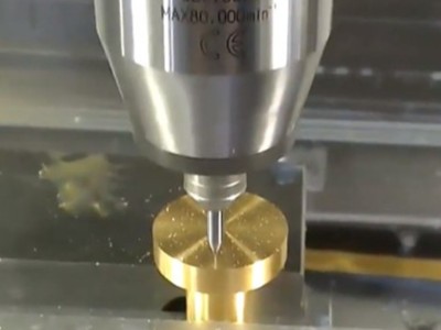 CNC金属钻微孔，增速器让您告别毛刺与粗糙