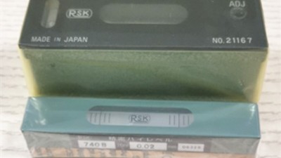 <i style='color:red'>日本rsk条式水平仪</i>100mm与740B之间有什么区别？